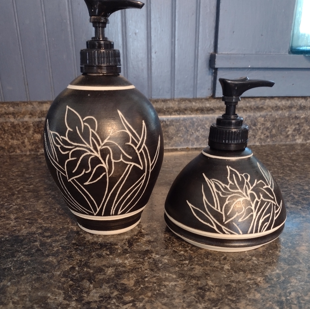 Elegant Black Floral Soap Dispenser Set